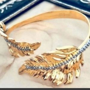 ALEXIS BITTAR DOUBLE FEATHER CUFF IN GOLD WITH CRYSTALS!!!
